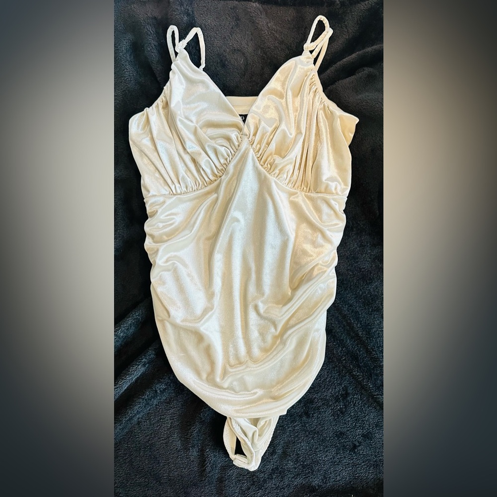 Express Cream Velvet Ruched Bodysuit Shimmery Elegant Holiday Party Top Size M